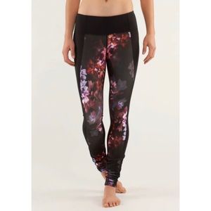 LULULEMON floral Wunder Under size 6